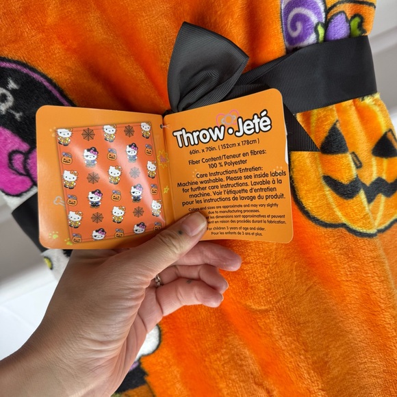 NEW Hello Kitty Pirate Candy Corn Halloween Throw Blanket - Picture 4 of 5